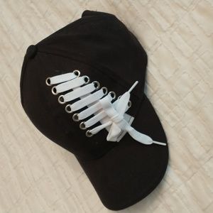 Laced baseball‎ cap
